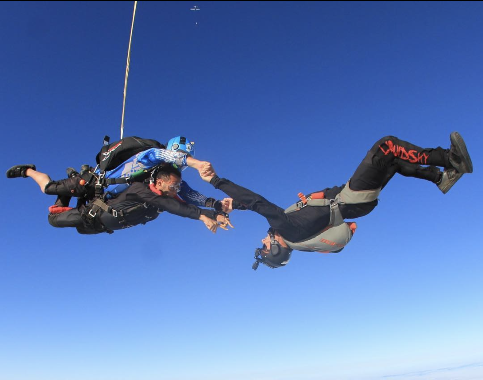 Tandem Freefall with camera Tandem freefall over New York area
